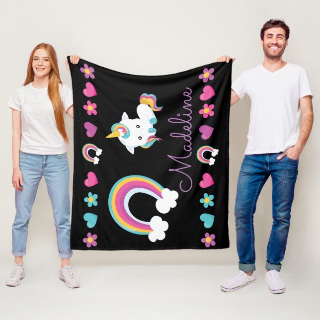 Couverture Polaire Unicorne et arc-en-ciel personnalisés (En situation)