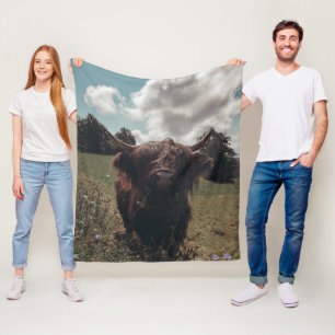 Couverture Polaire Vache écossaise de la région montagneuse noire pât