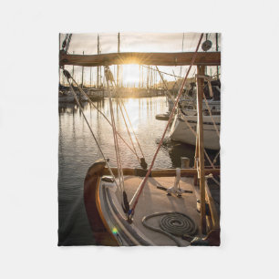 Couverture Polaire Voilier nautique et coucher de soleil dans la mari