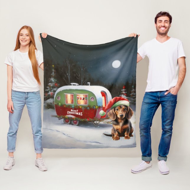 Couverture Polaire Winter Dachshund Caravan Christmas Adventure (En situation)