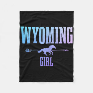 Couverture Polaire Wyoming Girls Riding Horse Lovers Pride 1