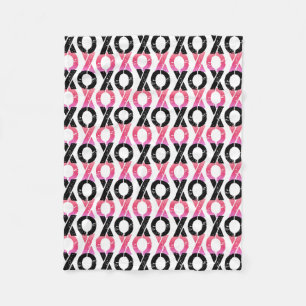 Couverture Polaire XOXO motif noir et rose de