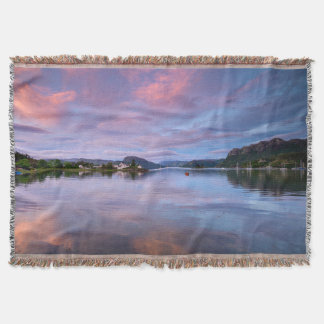 Couverture Réflexions sur le ciel de Dusk sur Loch Carron