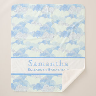 Couverture Sherpa Clouds flottants bleus et blancs Nom personnalisé