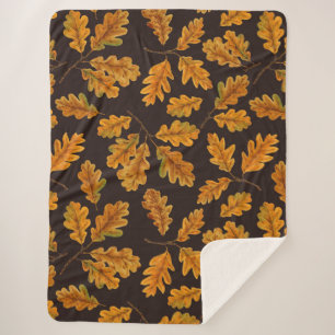Couverture Sherpa Feuilles de chêne automnal sur brun foncé