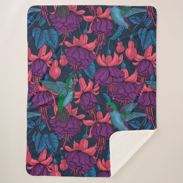 Couverture Sherpa Hummingbird garden in purple and blue (Devant)