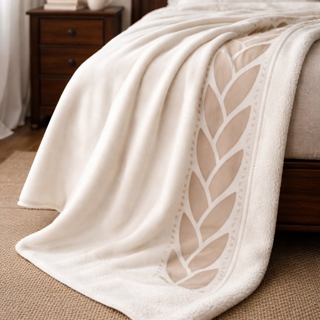 Couverture Sherpa Ivory Taupe Braid Sherpa Blanket (Wide taupe braid overlays bring soft contrast and visual structure to ivory-toned spaces)