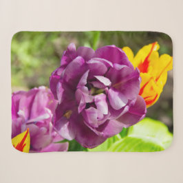 Couverture Sherpa Lilac tulipes sur une journée ensoleillée