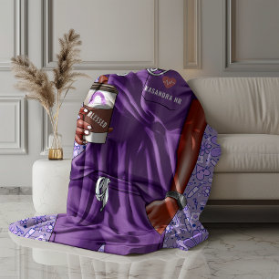 Couverture Sherpa Médecin infirmière femme noire en frottes violette