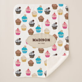 Couverture Sherpa Monogramme de motif de cupcakes mignons colorés