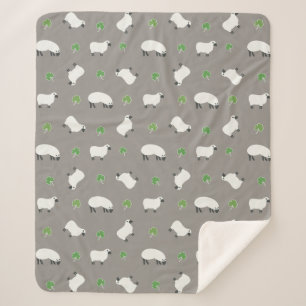 Couverture Sherpa Motif irlandais de shamrock et de moutons