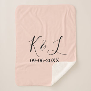 Couverture Sherpa nom du couple de mariage lettre date fond pastel r