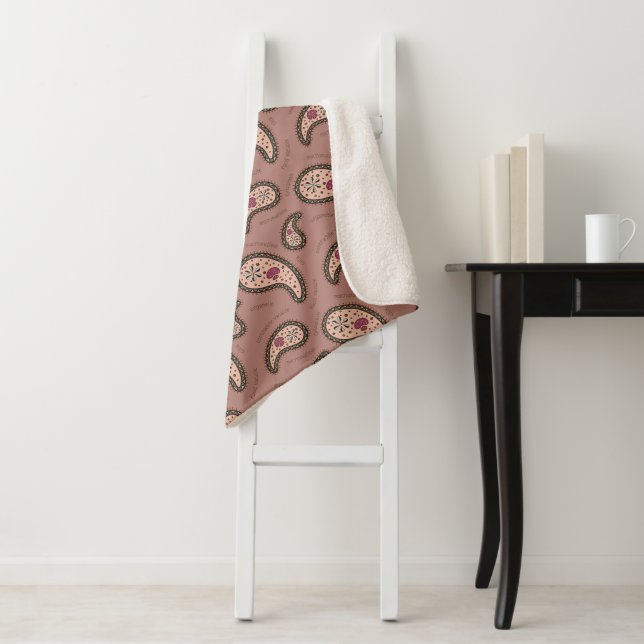 Couverture Sherpa Paramecia Paisley Biology Science Mocha (En situation)