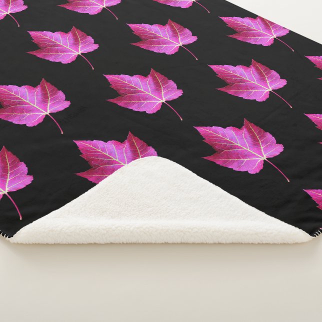Couverture Sherpa Red Autumn Maple Leaf Pattern on Black Floral (3/4)