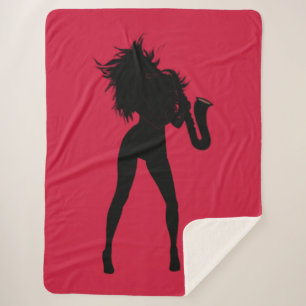 Couverture Sherpa Rouge avec Femme Joueuse de Saxo
