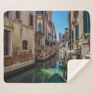 Couverture Sherpa Rue étroite avec canal à Venise