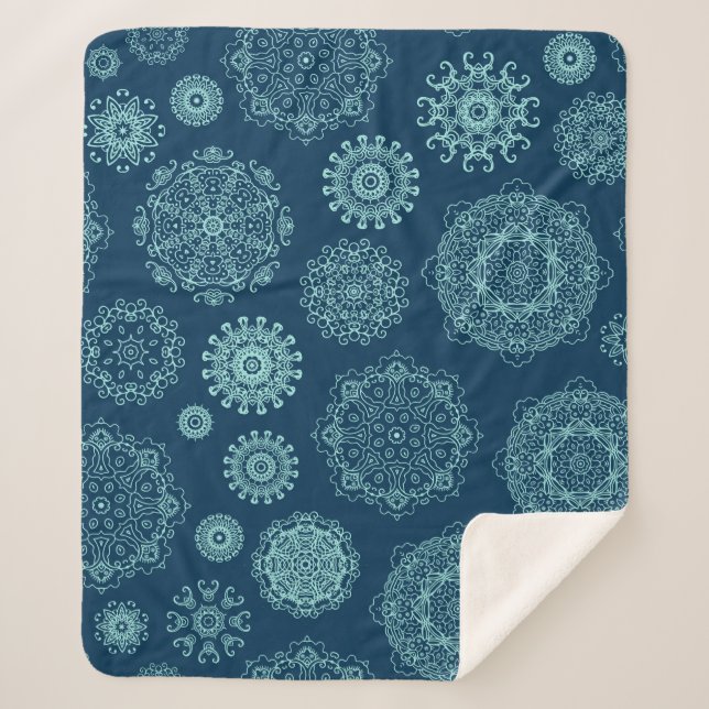 Couverture Sherpa Seamless pattern with laced snowflakespattern,arab (Devant)