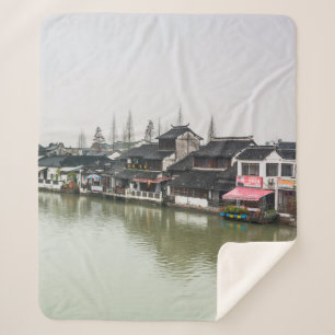 Couverture Sherpa Shanghai, China, Mar 30, 2017, Wooden historic bui