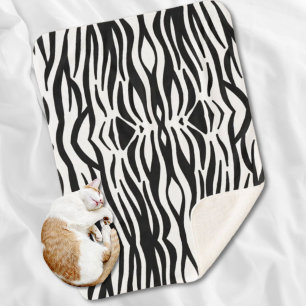 Couverture Sherpa tendance girly chic noir et blanc zèbre rayures