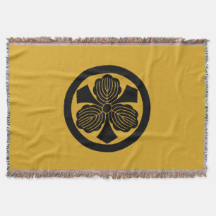 Couverture Trois feuilles de chêne avec des épées en cercle