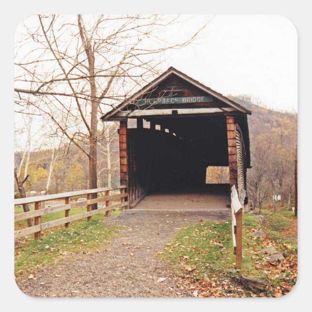 Covered Bridge Quadratischer Aufkleber (Vorderseite)