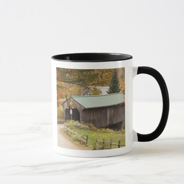Covered bridge, Vermont, USA Tasse (Rechts)