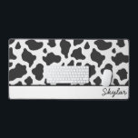 Cow Animal Print Custom Curry Name Schreibtischunterlage<br><div class="desc">Dies ist eine Cow Animal Print Custom Curry Name Desk Mat!</div>