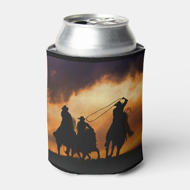 Cowboy, der in den Sonnenuntergang rammt Dosenkühler (Kanne Vorderseite)