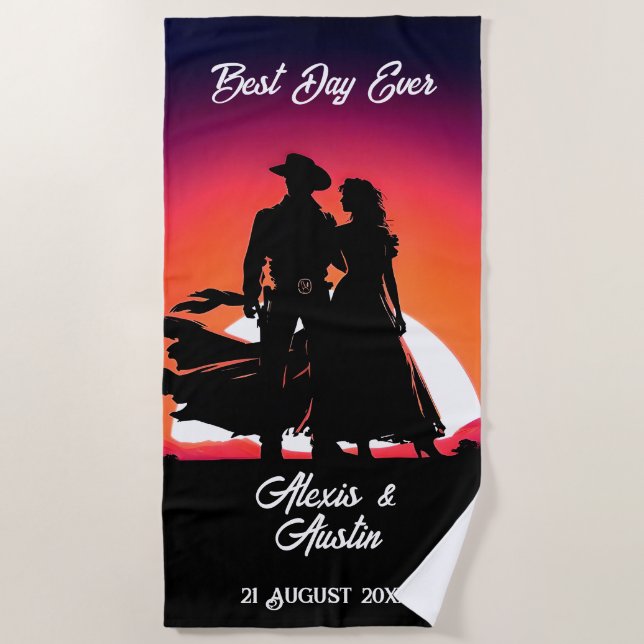 Cowboy und Britin bei sonniger Hochzeit Strandtuch (Vorderseite)