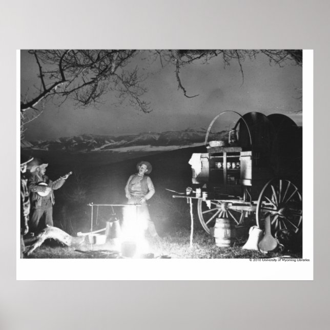 Cowboys spielen und singen um ein Lagerfeuer Poster (Vorne)