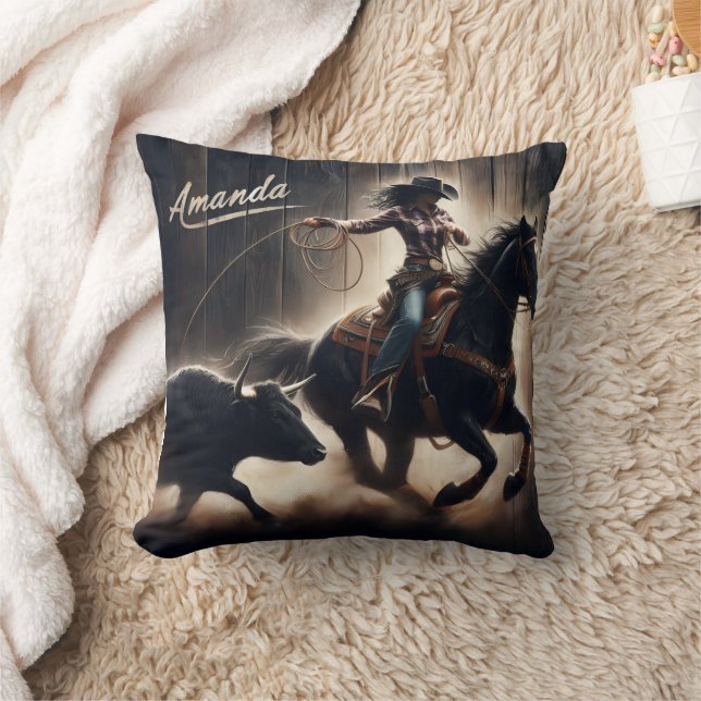 Cowgirl Roping a Steer bei einer Rodeo-Veranstaltu Kissen (Decke)