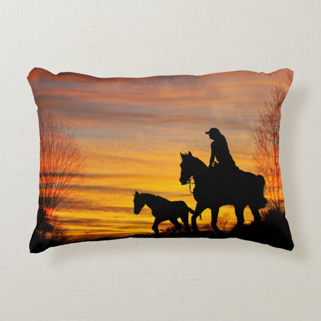 Cowgirl Sunset Horseback Ride Accent Pillow Dekokissen (Vorderseite)