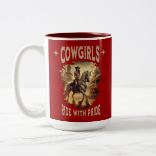 Cowgirls reiten stolz auf einem Einhorn Zweifarbige Tasse