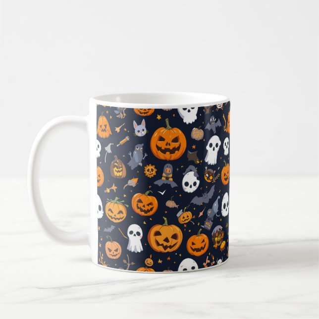 Cozy Black Background Ghost & Pumpkin All-Over Pat Kaffeetasse (Links)