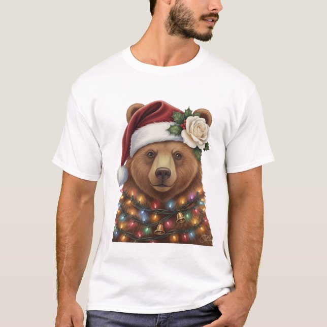 Cozy Christmas Bear | Warm Lights & Winter Magic  T-Shirt (Vorderseite)