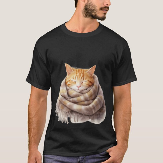 Cozy Ginger Cat Snuggled in Warm Scarf Art ✨🐾🧣 T-Shirt (Vorderseite)