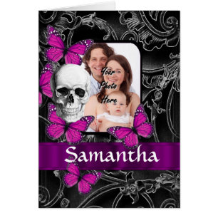 Crâne gothique et papillons