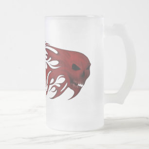 Crâne rouge dans la tasse de flammes