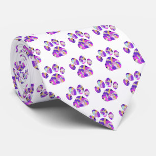 Cravate Animal Paw Silhouette violet rose sur le cou blanc