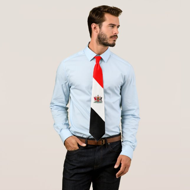 Cravate Armoiries de Trinité-et-Tobago en rouge blanc noir (En situation)