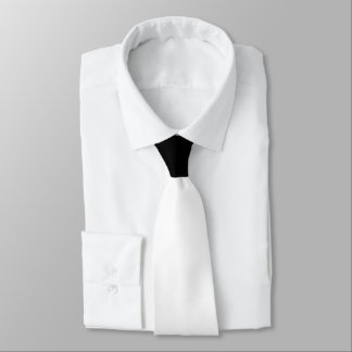 Cravate Blanc avec le contraste de noeud noir