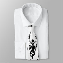 Cravate blanche avec le motif de Cernunnos