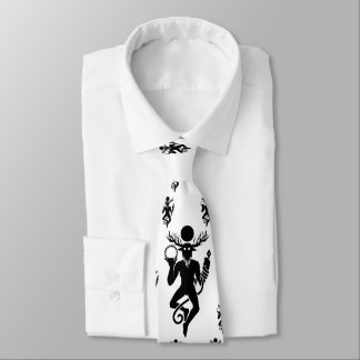 Cravate blanche avec le motif de Cernunnos