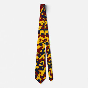 Cravate Camo rouge profond en bleu clair et jaune foncé