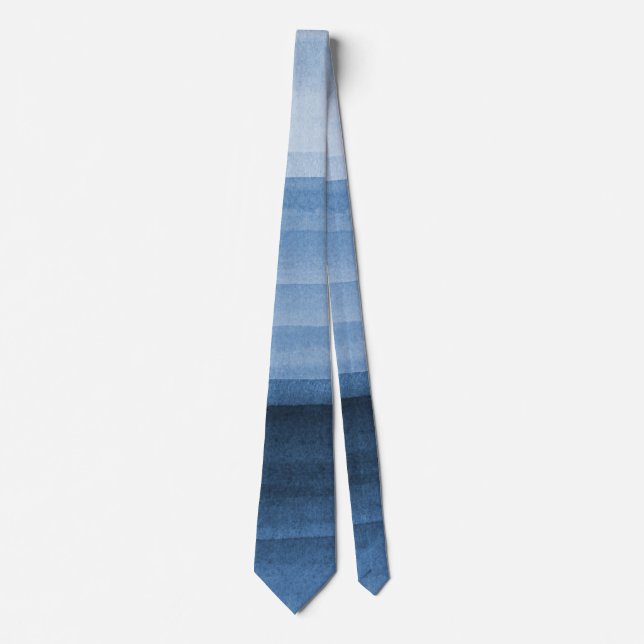 Cravate de couleur bleu marine (Devant)