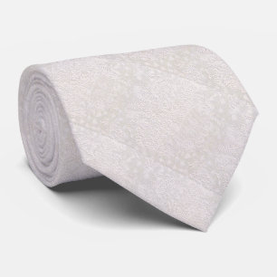 Cravate Dentelle décorative rose sur fond blanc