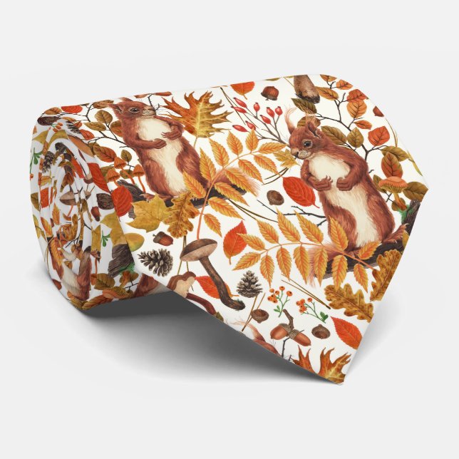 Cravate Écureuils d'automne et flore automnale sur le blan (Roulé)
