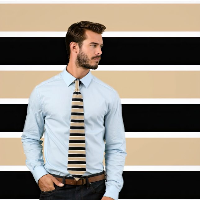 Cravate horizontale à rayures blanches, noires et  (Man wearing necktie with tan, black and white striped tie. Background matches tie.)