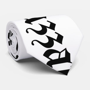 Cravate Huzzah ! {Typographie médiévale}