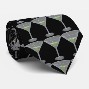 Cravate martini aux olives. arrière - plan noir